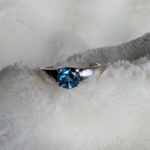 Sterling Silver 925 London Blue Topaz Solitaire Ring Size 5 Signed DQ